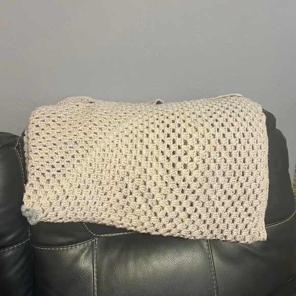 Neutral tone grey crochet blanket - Roseanne inspired - boho - vintage blanket - Picture 1 of 4
